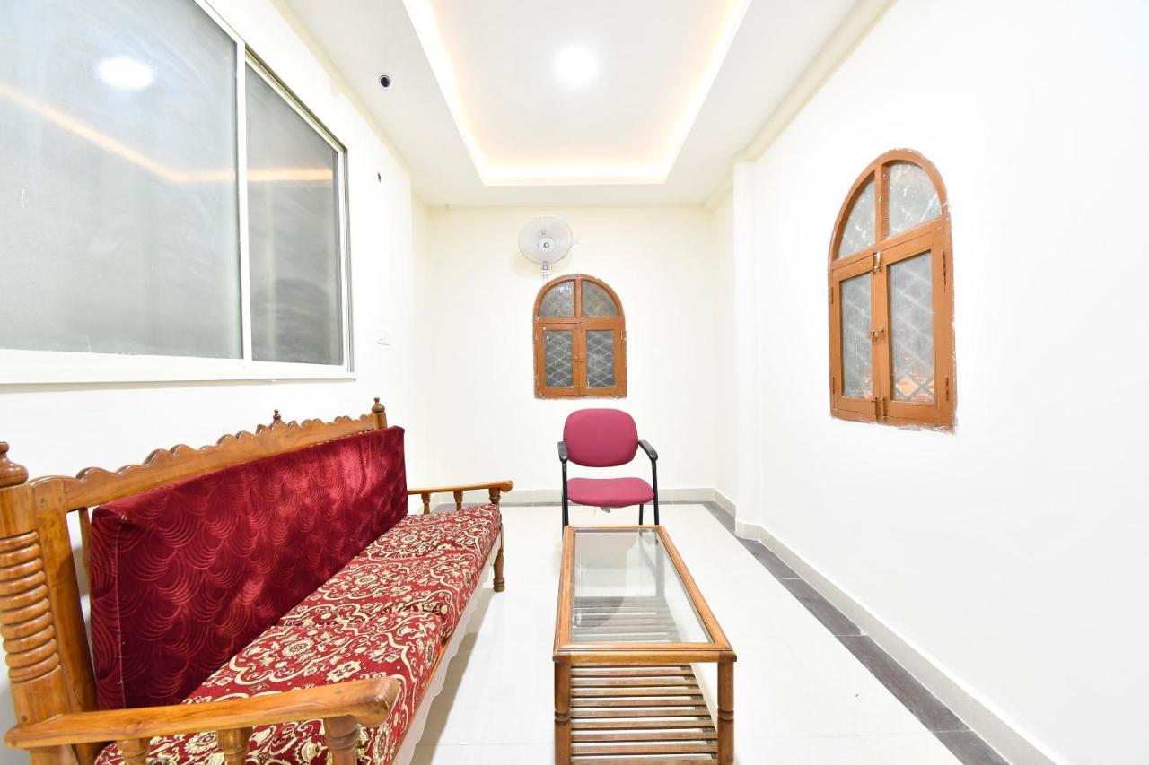 Oyo 44065 Sri Krishna Nilaya Hotell Bangalore Exteriör bild